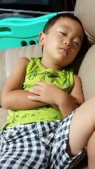 お昼寝する三男くん