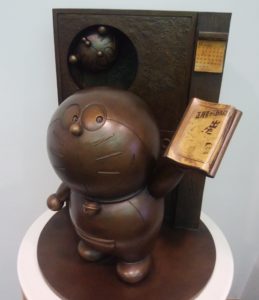 ドラえもんの像